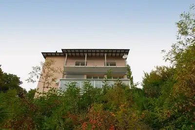 Image de Belle maison de vacances avec Wifi, Tv, patio, animaux admis, vue panoramique et parking
