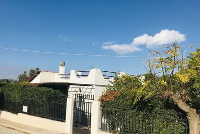 Image de Villa Mare Loutraki, Villa calme dans la nature, à deux pas de la plage et du jardin privé