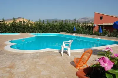 Villa avec piscine près de la mer