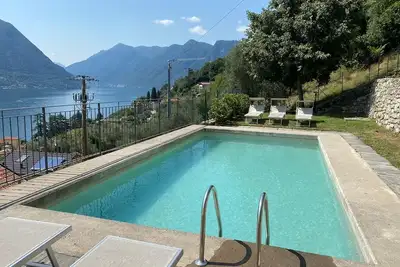 Image de Propriété exclusive du lac de Côme avec des vues spectaculaires avec piscine, sauna, jacuzzi