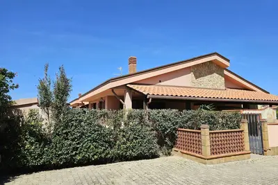 Image de Lumineuse Villa MÉDITERRANÉENNE Avec Terrasse Et Jardin À 50 MÈTRES De La Mer