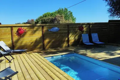 Image de \"La Pointe Pescade\" cabane de pêcheurs face à l'estuaire piscine, climatisation.