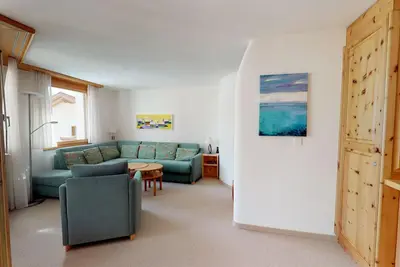 Image de Attrayant et lumineux appartement de 3 pièces avec belle montagne et vue sur le lac.