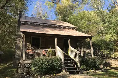Image de Original 1798 Cabane en rondins de châtaignier des Appalaches - \"Cabane Annies\"