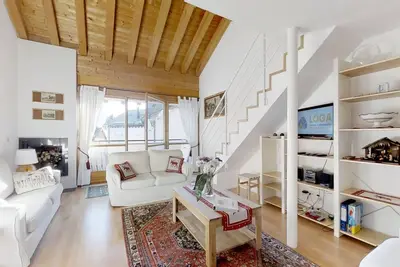 Image de Lumineux appartement de 3 pièces sur deux étages, 2ème étage et grenier, 107 m2.