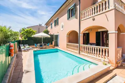 Image de Maison Delicias avec piscine près de la plage à Alcudia