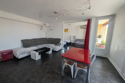 Image de 58m2 flat in St Raphael-600 metres from the beach and train station-free parking