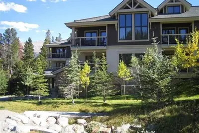 Image de Élévateur à neige de luxe 2/2 skis aux pieds