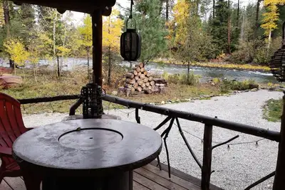 Image de La cabane à truites sur les rives de la rivière Wenatchee