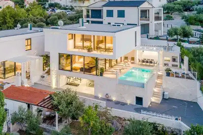 Image de Complexe de villas de luxe \"Pax & Vitae\" avec piscines à débordement chauff��es, 20 couchages
