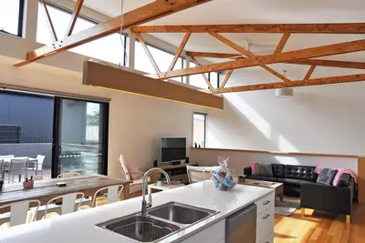 Image de Luxe Townhouse 2 - CÔTÉ Entree