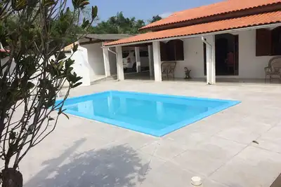 Image de Grande maison avec piscine à 100 mètres de la plage à Ubatuba.