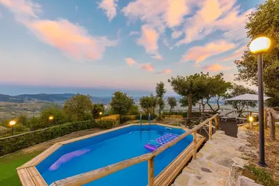 Maison de vacances privée avec climatisation, bain à remous, Wifi, piscine privée, Tv, patio
