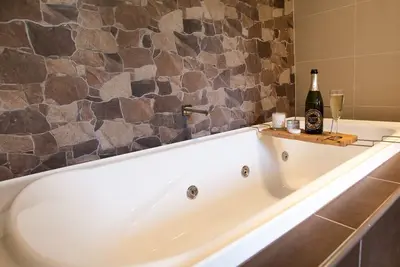 Image de Hickey Vale Farm Lodge Pays nouvellement construit Séjournez avec Spa