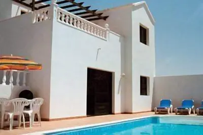 Image de Offre SPÉCIALE De Mai - Belle villa avec piscine privée et vue sur la mer