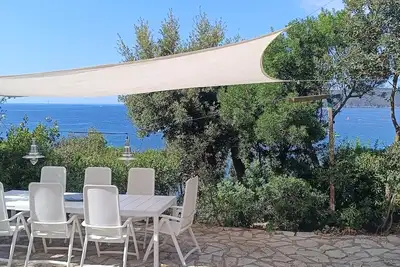 Image de Villa Pineta -Belle maison sur la mer avec accès direct à la plage 9 lits