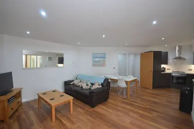 Image de Appartement de luxe moderne donnant sur les toits d'Aberystwyth, au pays de Galles