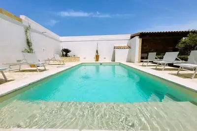 Image de Piscine Villa Cigaline, nature et détente!