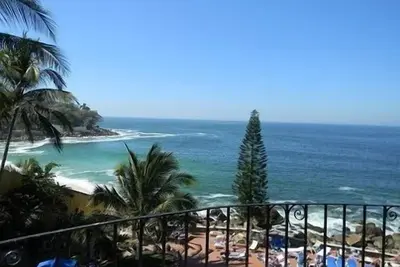 Incroyable Beachfront-Oceanview, White Beaches Puerto Vallarta Condo