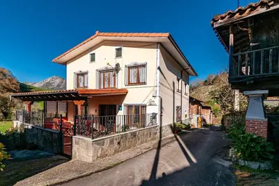 Image de Appartement pour 4 en pleine campagne, Ă seulement 15 km d'Oviedo et GijĂłn