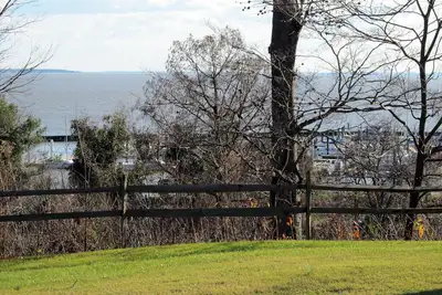 Image de 3 chambres, 3 salles de bain Condo sur la rivière James dans Kingsmill fermée