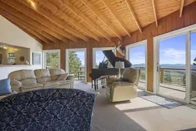 Image de Retraite en montagne: vues, bain à remous, cheminée et piano!