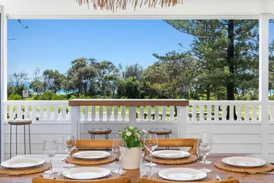 Image de Bord De Mer Contemporain Au Bord De La Mer Sur Le Parade Marin