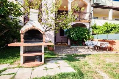 Image de Dara maison avec des appartements / Dara1 Appartement