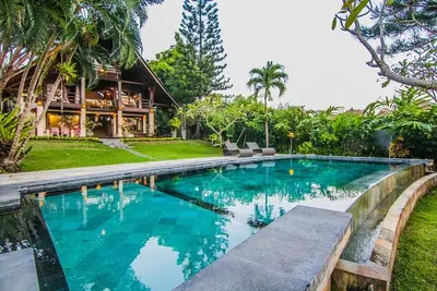 Image de Puri Burung Charmante Villa Tropicale Canggu Bali. Proximité de la plage
