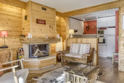 Image de Appartement à Megève, 3 chambres, proche centre, piscine, tennis, cheminée, parking, classé 3 étoiles