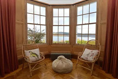 Image de Letters Lodge North, récemment rénové, balcon donnant sur le Loch Fyne, 6 couchages