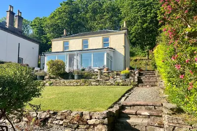 Image de Villa bord de mer avec jardin d'hiver Ă 6 miles de Dunoon, 7 personnes
