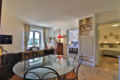 Image de Maison des Arcades 3 pièces - Labélisée \" Meublé de Tourisme\" 3 Etoiles