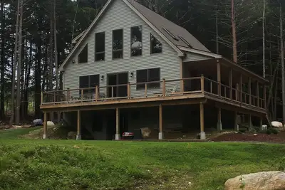 Image de Merrymeeting Lake - Escapade relaxante - Maison moderne et spacieuse - Cadre privé