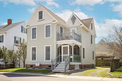 Image de Charme victorien du vieux monde, commodités modernes et emplacement fabuleux dans la ville!