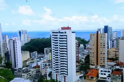 Image de Septembre R $ 85, 00! ! Dernier quotidien! À proximité, plage de Porto da Barra. Wifi, télévision par câble, air.