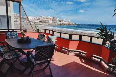 Image de Front line beach with fantastic terrace.