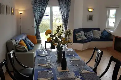 Image de Family ground floor sth faceing garden apartment with unobstructed views \n