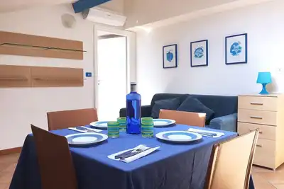 Image de La Maison Bleue: bel appartement à quelques mètres de la mer de S. Lorenzo (Im)