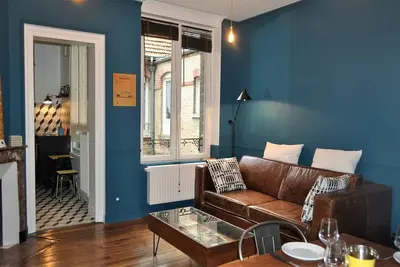 Image de Gîte centre ville Reims 75 eur avec parking Box 24/24 contre l'immeuble 2€/Jour