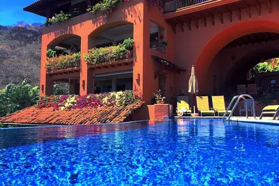 Image de Vues magnifiques, Sleeps 2-6 Juste Taux réduits