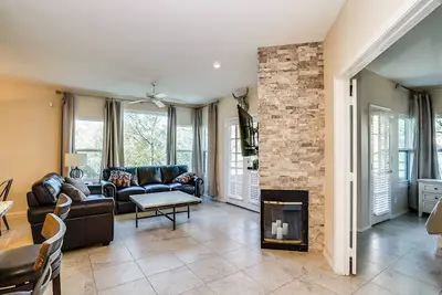 Image de Serene Catalina Foothills Condo - Piscine, bain à remous, vue spectaculaire sur la montagne et la ville