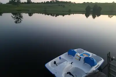 Image de Nouveau! Wine Country Farmhouse Sur La Route Des Vins! Emplacement parfait! Votre propre lac!