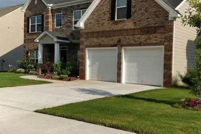 Image de Nouvellement construit Cozy Home Vacation pour les familles ou les couples, l'escapade parfaite.