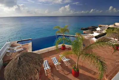 Image de Condo Oceanfront élégant avec Double Master Suites