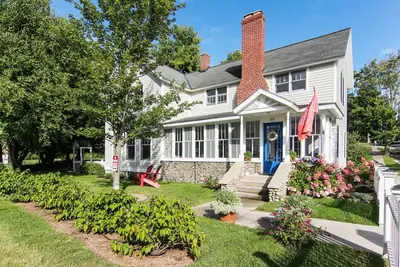 Image de Heart of Leland authentique Northern Michigan Cottage