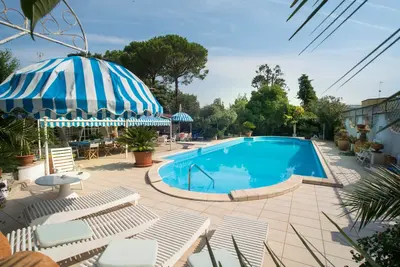 Image de Appartement avec piscine et parc à Villa Oasi
