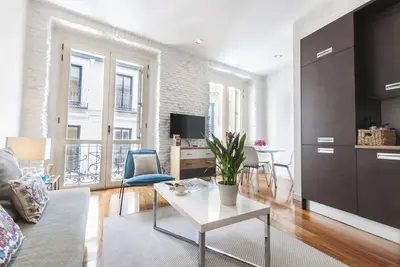 Image de Chez moi à Madrid 2. Madrid central. Promenade dans les musées, les places, la Gran Via et le Sol