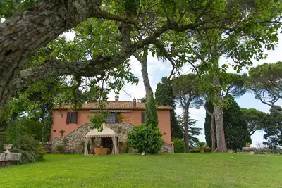 Image de Les CHĂŠNES un domaine familial