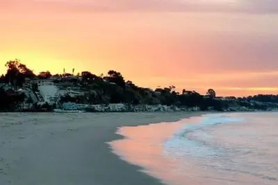 Image de Rio Del Mar Aptos-étapes pour le sable, l'océan, magasin, restaurant, café